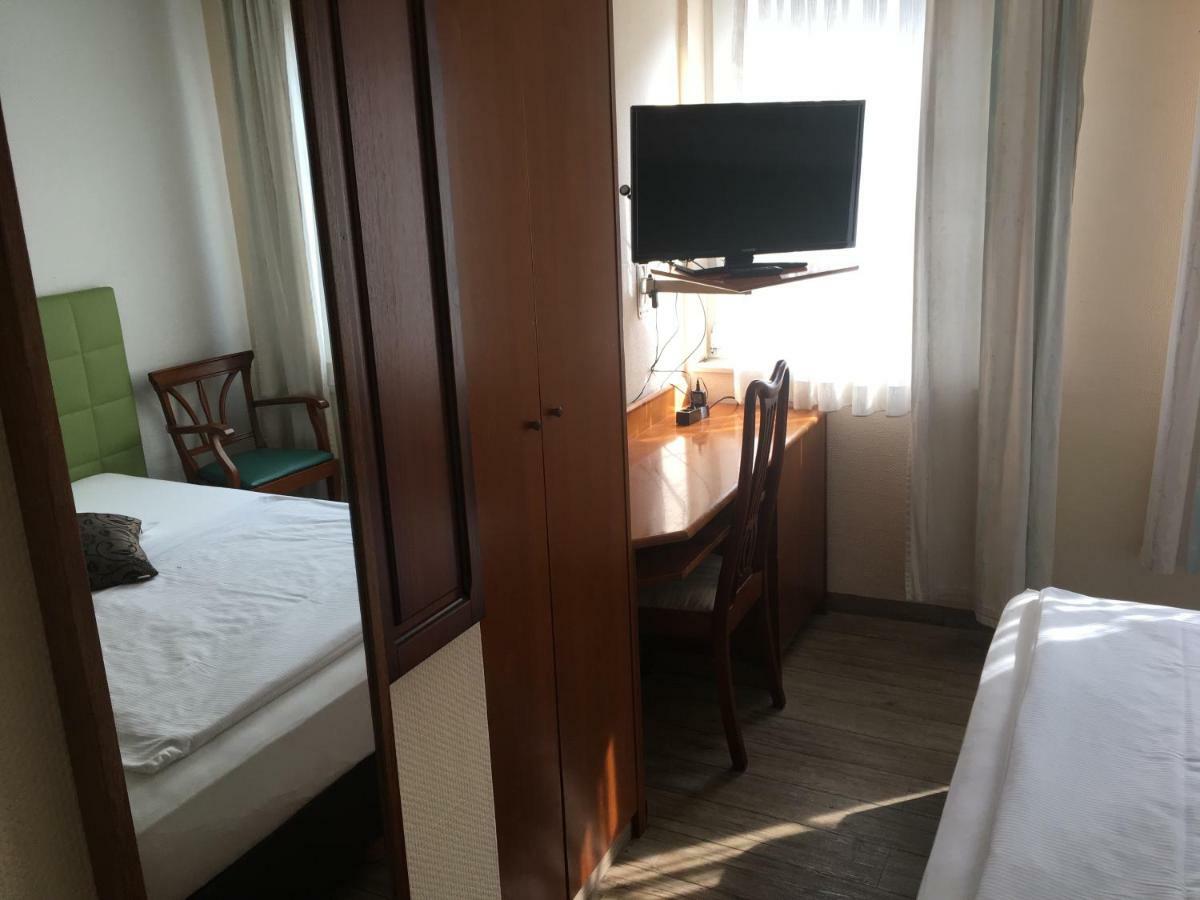 Altduesseldorf Otel Dış mekan fotoğraf