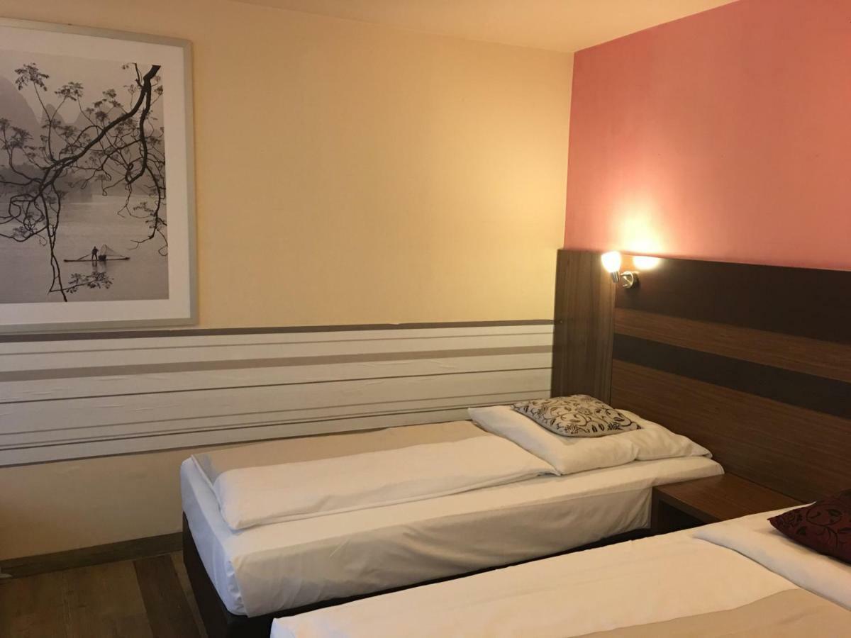 Altduesseldorf Otel Dış mekan fotoğraf